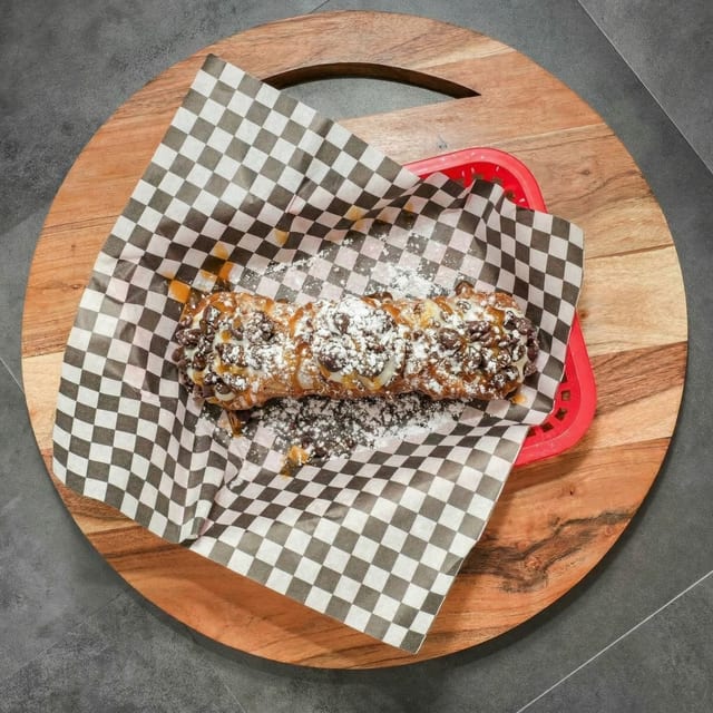 Homemade Cannoli Dessert.